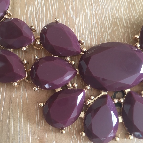 SOLD Maroon Statement Necklace - Picture 3 of 4